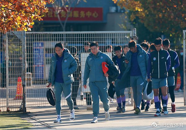 08:10阿根廷杯　拉普拉塔大学生1-0防御与正义09:00哥伦甲　麦德林独立2-1巴兰基利亚青年08:00NBA 奇才122-142鹈鹕08:00NBA 活塞111-129费城76人08:30NBA 热火115-104黄蜂08:30NBA 猛龙135-128老鹰09:00NBA 马刺199-122湖人09:00NBA 火箭117-104灰熊今日焦点战预告凌晨1.45，欧联杯：利物浦已经锁定小组第一，圣吉罗斯联还需拿分晋级，本场谁能笑到最后？凌晨1.45，欧联杯：雷恩只需一分即可确保小组第一，比利亚雷亚尔能否击败对手获得晋级名额？凌晨4点，欧联杯：西汉姆和弗赖堡同积12分，本场谁能取得小组第一位置？凌晨4点，欧联杯：布莱顿暂居小组第二，马赛能否以头名出线？事件下周一抽签！